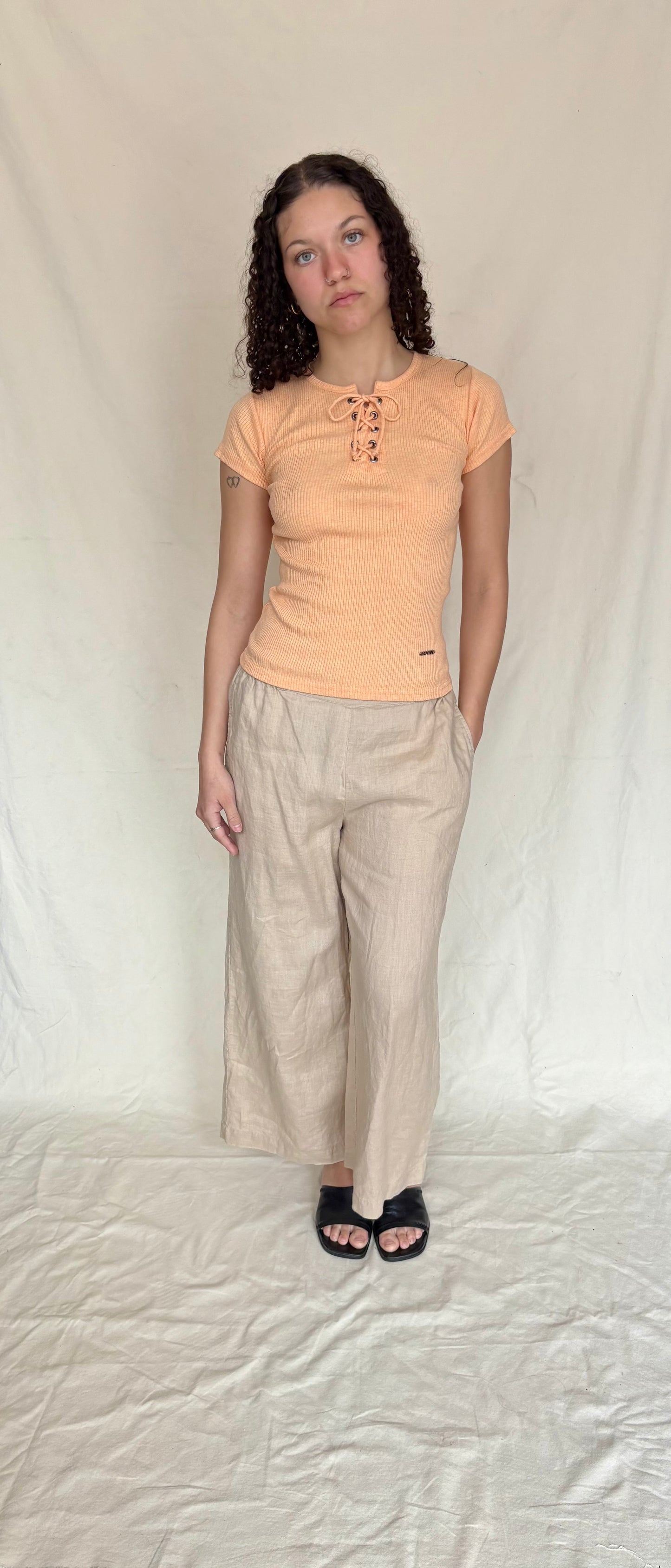 Peachy 90s lace up tee