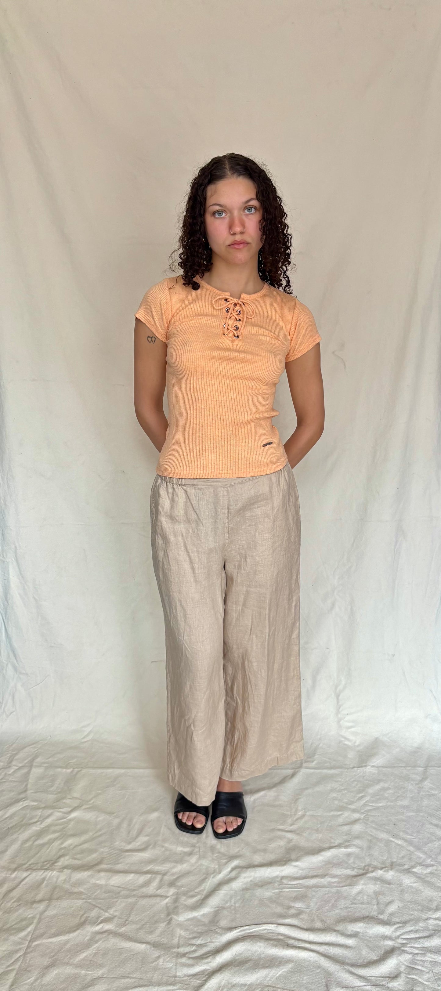 Peachy 90s lace up tee