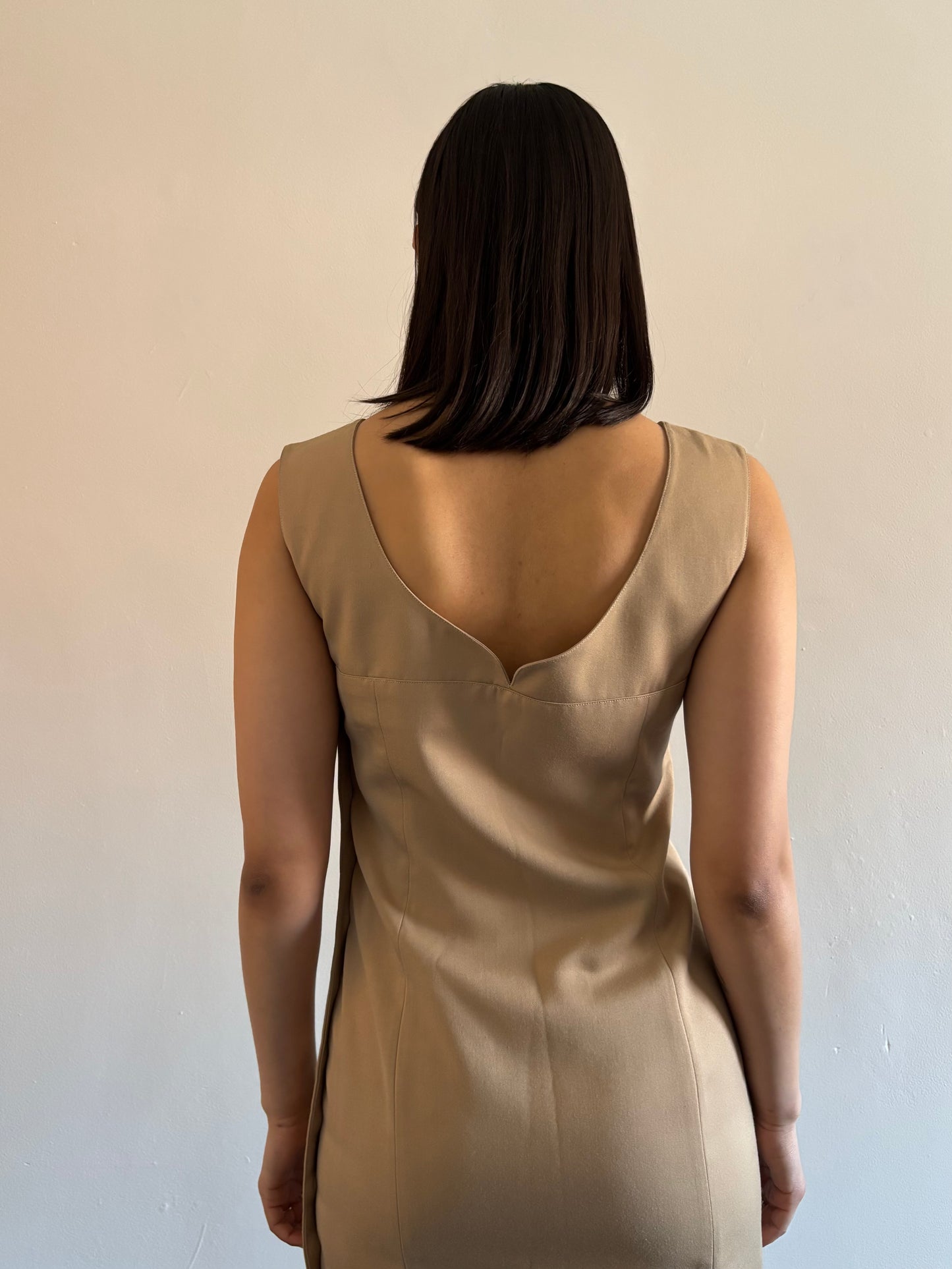 90s chic & minimal tan button dress